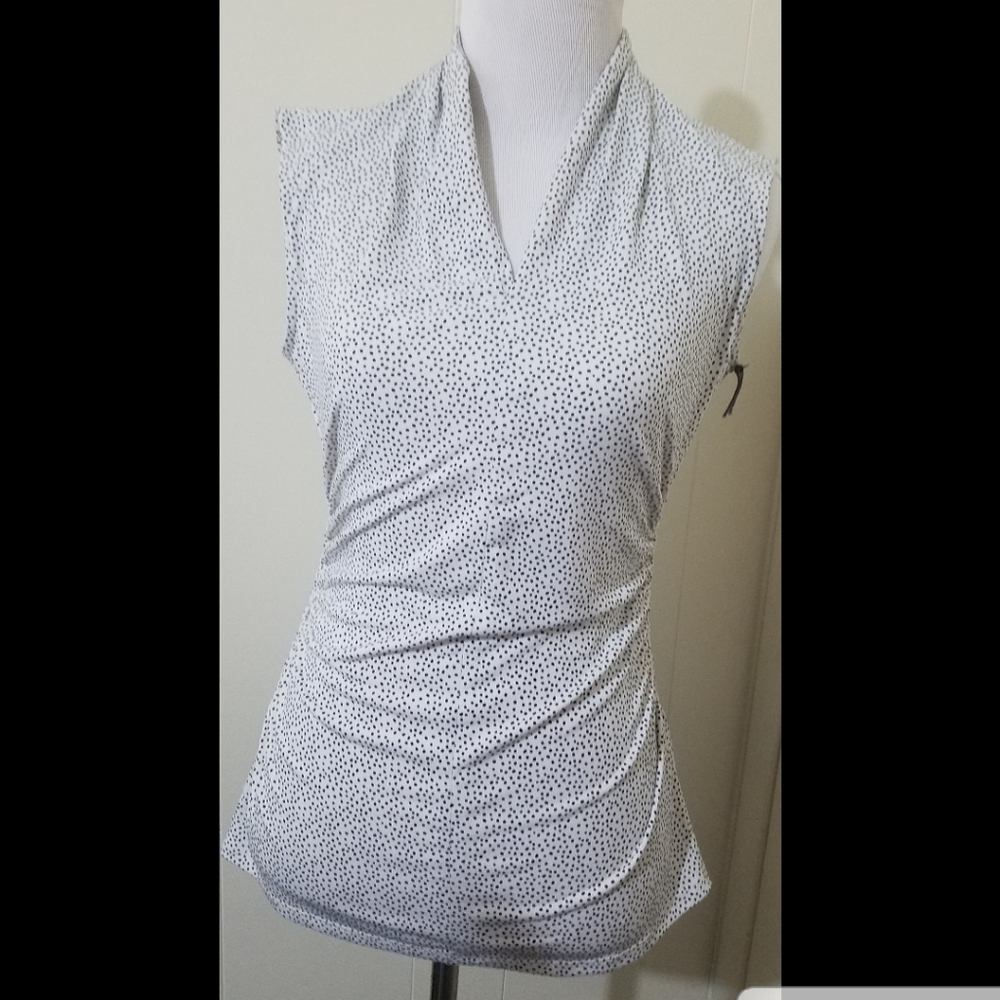 Vince Camuto polka dot sleeveless v-neck blouse